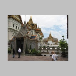 brama oddzielajaca czesc stara od nowej.html